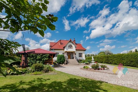 An elegant, functionally designed house in the style of a manor house in the Warmian village of Głotowo - 4 km from Dobre Miasto. 5 rooms in a functional layout make it an ideal property for a family that appreciates the comfort of living in silence ...