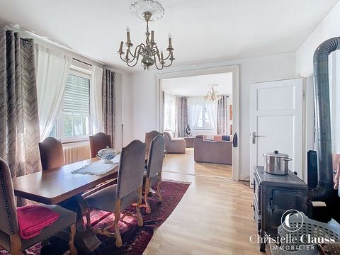 Easily divisible into 3 separate apartments, Christelle Clauss Immobilier Erstein offers for sale this mansion from the 30's of more than 196 m2 of living space on a plot of 20 ares 15. It is composed as follows: On the ground floor you will find a l...