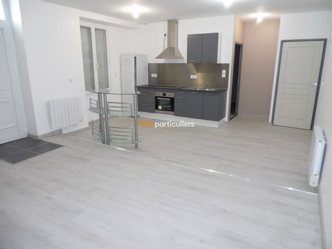 For sale exclusively at Côté Particuliers. Located in the immediate vicinity of the Place du 11 novembre, this building is currently composed of: - A type 2 apartment located on the ground floor with a tenant in place with a monthly rent of €540 HC a...