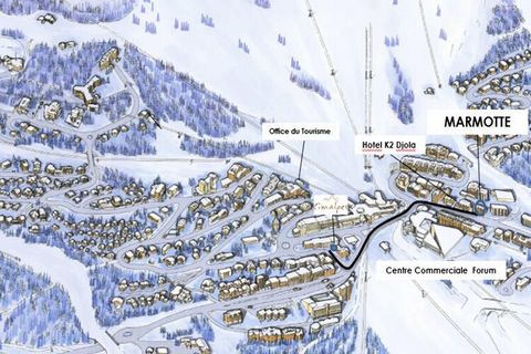 De residentie Marmottes ligt midden in het centrum van Courchevel 1850. Het ligt dicht bij de Franse skischool, de kindertuin en diverse lokale restaurants. De ligging is ideaal, halverwege tussen de voorzieningen van het centrum en de toegang tot de...