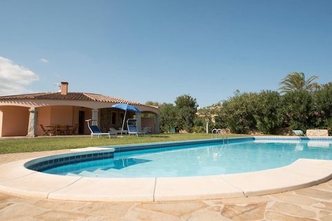 Well-kept, comfortable villas and semi-detached houses in Mediterranean style with their own garden in the middle of Mediterranean vegetation on the popular, approx. 10 km long Costa Rei in south-east Sardinia. The wide sandy beach is ideal for child...