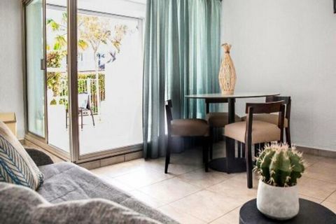 The Pierre & Residence Vacances Les Bulles de Mer is located in Saint Cyprien, between land and sea where the lagoon invites itself. This pretty typical Mediterranean village reconnects with its Catalan traditions and stands out for its cayrou facade...