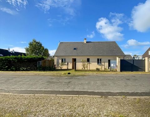 Huis van traditionele bouw, gelegen in Barneville Carteret, op 750 m van het strand, in het hart van een rustige en gezinswoning. Dit huis bestaat uit 5 kamers. Op de begane grond leidt een entree naar een grote woonkamer open naar de keuken, een sla...