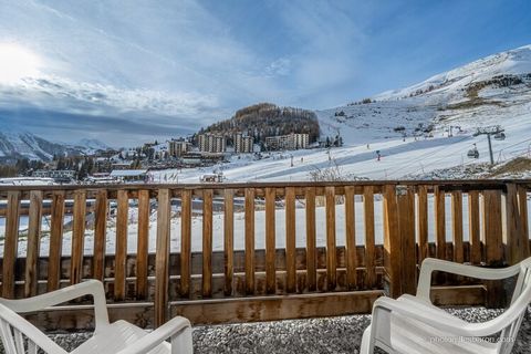 Dieses gemütliche, 36 m² große Apartment in Orcières verfügt über ein Schlafzimmer und bietet Platz für bis zu sechs Gäste, was es ideal für Familien oder kleine Gruppen macht. Das Apartment liegt am Fuße der Skipisten und bietet eine wunderschöne Au...