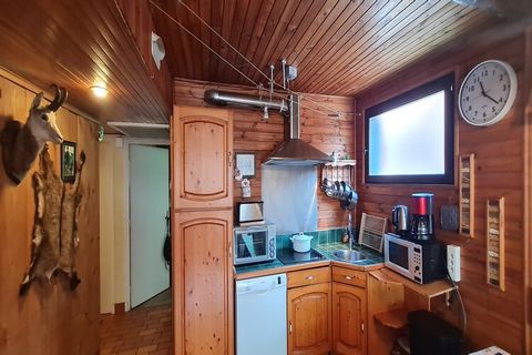 El apartament en Les Deux Alpes posseeix 2 dormitori(s) i capacitat per a 6 persones. Allotjament de 58 m², amb vistes a la muntanya i a la pista d'esquí. Es troba a 30 m del supermercat, 100 m del restaurant 