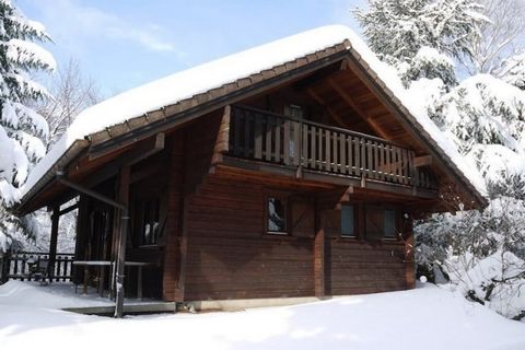 Dieses 71 m² große Holzchalet am Flussufer inmitten der Natur auf 2 Ebenen ist für 6 Personen ausgelegt. Es verfügt über alle Annehmlichkeiten, um Ihnen einen unvergesslichen Aufenthalt zu garantieren. Wir bieten Ihnen einen SPA-Whirlpool im Außenber...