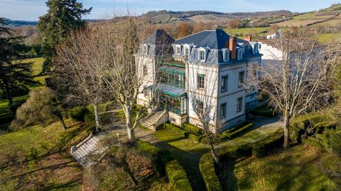 Prestige property: 19th-Century Chateau, Reception Halls, and Hotel  An exceptional Sstting for your events, near the must-see tourist sites of Albi and Cordes-sur-Ciel CHATEAU Built in 1871, the chateau offers approximately 540 square meters of ele...