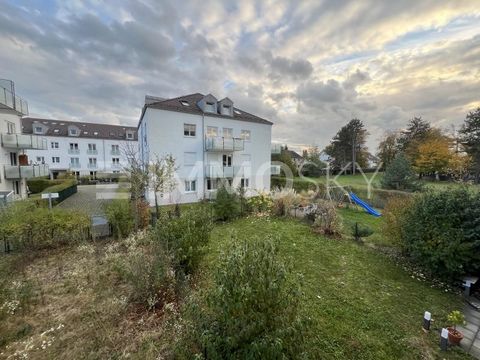 In ruhiger und dennoch zentraler Lage von Feldkirchen erwartet Sie diese stilvolle 3-Zimmer-Wohnung in einem KfW-70-Effizienzhaus (Baujahr 2017). Mit ca. 83 m² Wohnfläche im 1. Obergeschoss bietet sie viel Raum für modernes Wohnen, ideal für Familien...