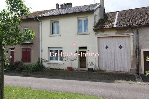 ZU BESCHLAGNAHMEN!! Großes Potenzial für dieses typisch lothringische Haus, das nach Ihren Vorstellungen saniert werden kann. In der Nähe von Morhange, seinem Bahnhof, seinen Geschäften und Schulen verfügt es über 102 m² Wohnfläche, die nur auf Ihre ...