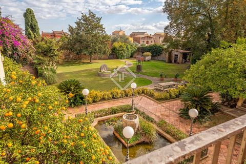 Located at the heart of Alt Empordà, this historic estate impresses with its grandeur and elegance. Spread across an expansive plot of approximately 8,500 square metres, the property boasts over 2,000 square metres of beautifully crafted living space...