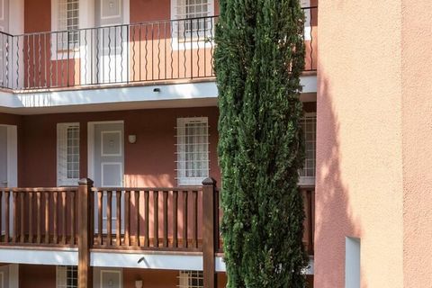 Die Residenz Le Hameau de Cap Esterel - maeva Home heißt Sie 9 km von Saint Raphael entfernt mit Blick auf das Mittelmeer und die Bucht von Agay willkommen. Diese Residenz befindet sich im Village Club von Cap Esterel und ist wie ein echtes Dorf mit ...