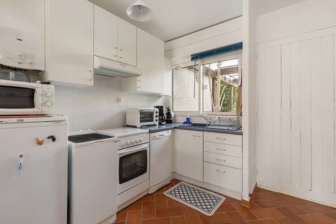 This spacious and homely house in Agde features 1 bedroom and comfortably accommodates up to 6 guests, making it a great choice for families or small groups. With a generous 60 m² of living space, the property offers a cozy atmosphere equipped with e...