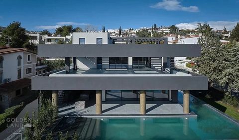 GADAIT International le ofrece una oportunidad única de adquirir esta suntuosa villa en el prestigioso barrio de Filothei, en Atenas. Esta joya arquitectónica, terminada en 2023, le seducirá con sus 1.222 m² de espacio habitable, 1.346 m² de terreno ...