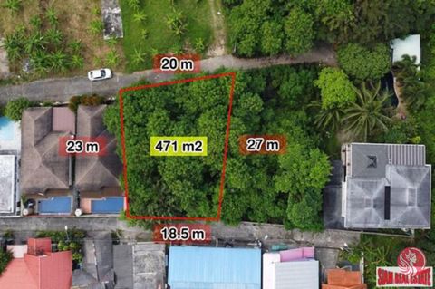 Flat land for sale in Rawai. The land plot is 471 sqm (1 ngan, 17.8 square wah) and easy to build 1-2 pool villas, up to 2 floors each. Great location for a residential home or a holiday pool villa. It is a 10 minute drive to the beaches and 5 minute...