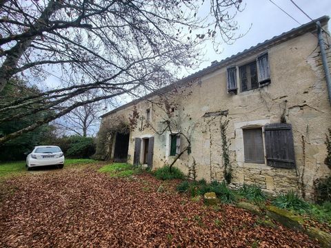 Située sur la commune de Dieulivol, à 5 Min de la bastide de Monségur et 1h de Bordeaux, cette propriété offre un cadre de vie paisible avec une belle vue dégagé sur la campagne girondine. La maison, d'une surface habitable de 147 m², sur terrain de ...