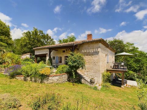 EXCLUSIVE TO BEAUX VILLAGES! Beautiful stone property comprising a main house and two guest houses, all recently renovated with taste. Set in approx. 3 hectares of partly wooded grounds, with a spring, swimming pool, terraces and yurt. Numerous lands...