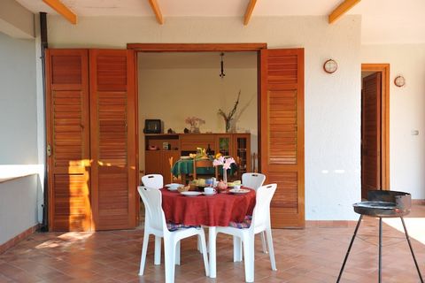 Casa Blu is located in a residence with several flats on a hill covered with olive trees, one and a half kilometres from the beautiful beach of Arco Naturale. It is an ideal starting point to discover Cilento and the surroundings of Palinuro. The pro...