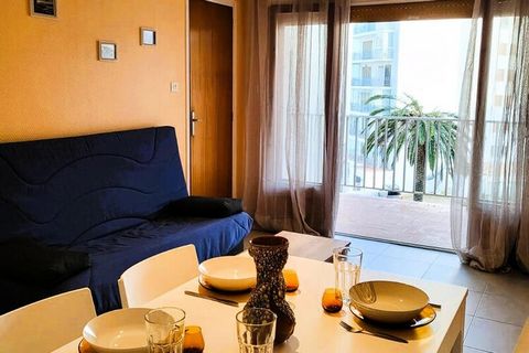 This spacious 65m² apartment is perfect for up to 6 people, featuring 4 single beds (90 cm) and a convertible sofa for added comfort. The apartment is well-equipped with modern amenities including Wi-Fi and a safe for your valuables. It is not pet-fr...