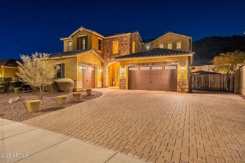 Meet the Luxury Powell Model located on a Prime Lot by Taylor Morrison, with no back or front neighbors, located in Northlands Subdivision, a premier community in North Peoria where the skies are bigger among the natural beauty of the Sonoran Desert ...