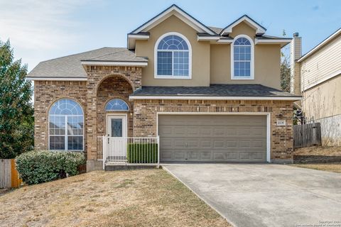 Spacious Stone Oak Gem! This 2-story home offers an ideal blend of comfort and convenience. The open layout on the first floor includes a formal living room, a large kitchen with an island, family room & a half bath. Upstairs, you'll find all 3 spaci...