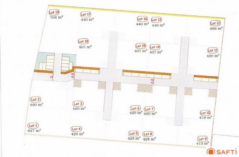 Situé dans la charmante commune de La Tour-du-Crieu (09100), ce terrain de 420 m² offre un cadre de vie paisible et convivial. Niché dans un environnement calme, ce terrain constructible bénéficie d'une situation géographique idéale, à proximité de t...