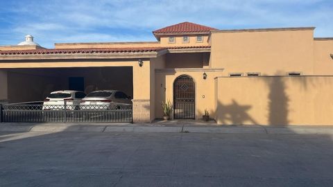 Hermosa casa de un solo piso en venta en exclusiva comunidad de 23 casas en Fidepaz. Cuenta con 3 rec maras la principal con ba o vestidor y las otras dos comparten un ba o. Con 2 medios ba os. Con espacio para 2 autos. El amplio patio con terraza y ...