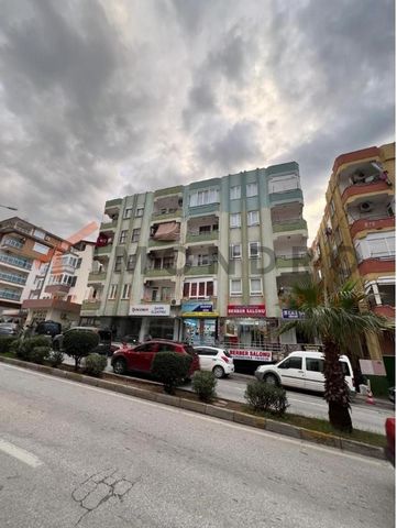 The apartment for sale is located in Alanya's tranquile district of Cikcilli. It is around 3 km away from the city centre of Alanya. Cikcilli is 