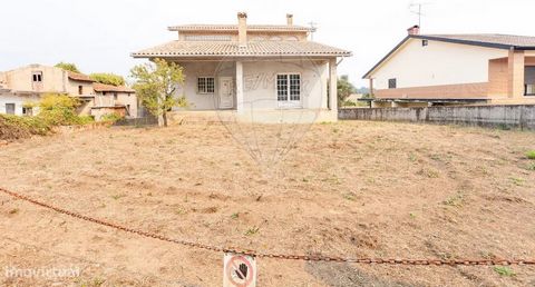 Moradia alvorada, em fase de acabamentos, em terreno urbano, no Brejo-Águeda Apresento-lhe este terreno urbano com projeto aprovado, de área total 843m², situado numa rua tranquila no Brejo, União das Freguesias de Águeda e Borralha.  No terreno enco...