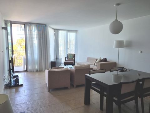 Appartement de 1 chambre avec parking privé et débarras, situé dans la Marina de Tróia, Costa Vicentina. Emplacement qui vous permet de profiter du paradis de la péninsule de Tróia et de ses superbes plages. Actuellement, cet appartement est disponib...