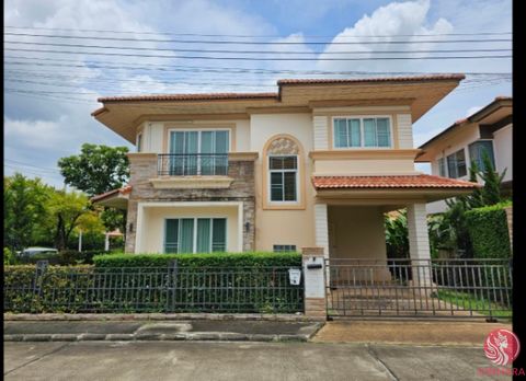 Spacious 3 Bedroom House for Sale in Chai Sathan, Chiang Mai Real EstateExplore this charming 3-bedroom house in Chai Sathan, Chiang Mai. Ideal for family living, great value for money, and a peaceful neighborhood Property details. - Spacious 250 Sq....