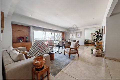 This spacious 260 m² apartment, located in one of the best areas of Santa Fe, combines luxury, comfort and a privileged location. Perfect for those looking for quality of life and proximity to first-class services.   It has: - 3 spacious bedrooms, ea...