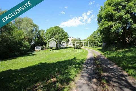 Authentique maison en pierre avec piscine, dépendances et mobile-home