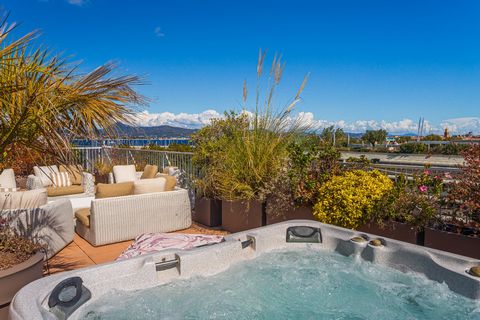 Somptueux Toit-Terrasse au Cur de Saint-Tropez : L'Élégance Redéfinie