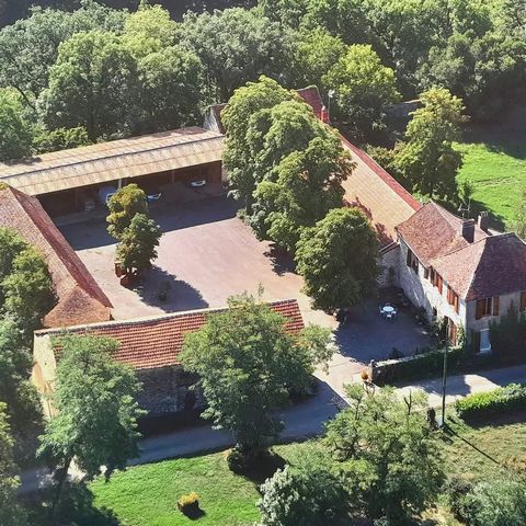 Important corps de ferme