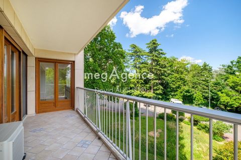 Beau T5, 3 chambres, balcon/terrasse, cave, piscine et tennis dans la résidence