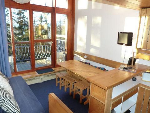 The Residence L'Alliet is in the Charmettoger area of Les Arcs 1800. The ski slopes are just 50 m away and the nearest ski lift is the Transarc cable car 150 m away. The ski school and shops are 400 m from the residence. Les Arcs is connected to the ...