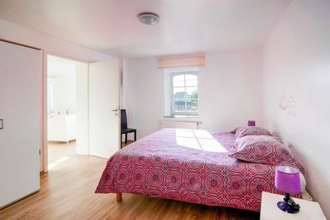 Ten stylowy dom wakacyjny znajduje się w Burnenville w Belgii. Do dyspozycji jest 5 sypialni, które oferują miejsce do spania dla 10 osób. Mieszkanie jest idealne na wakacje z przyjaciółmi lub rodziną. Dom otoczony jest dużym ogrodem, w którym mogą b...