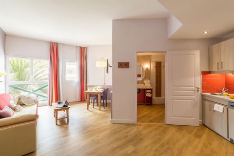 Nestled in the lively Saint-Charles shopping district in the centre of Biarritz, our Premium residence offers light-filled, air-conditioned apartments with an uncluttered, sophisticated feel and colourful features. The details are important to us. Th...