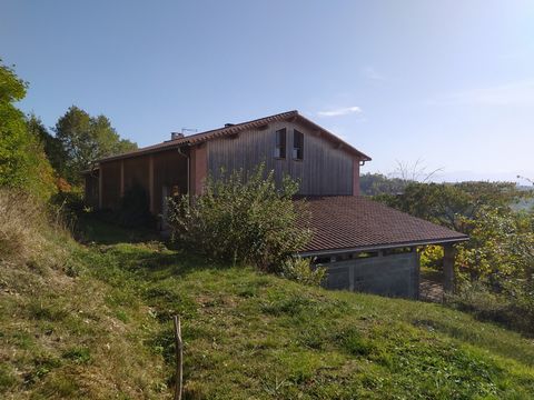 50 minutes from Toulouse, 10km from Montesquieu Volvestre, 10km from Cazères sur Garonne, house of 210m2 with a workshop of 200m2 located on the heights of Montberaud facing the Pyrenees with an adjoining plot of 54500m2. A house constituted as follo...