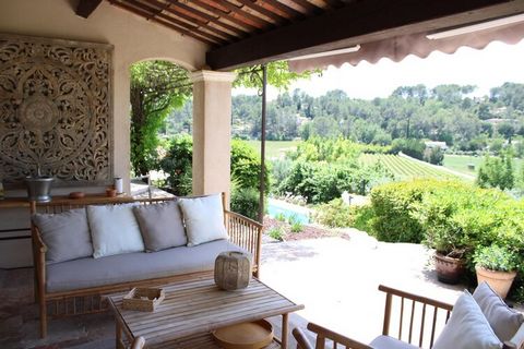 Villa Cour de Lys is a beautifully furnished holiday home with a spacious private swimming pool, just 1 km from the center of Lorgues. From the terraces around the house and the swimming pool you can enjoy the impressive view of the valley, where the...