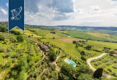 This fantastic luxury agritourism resort with a pool is for sale a few km from Montepulciano, surrounded by Tuscany's leafy countryside and its typical olive trees. Its 3-hectare private park houses a wonderful swimming pool with a sunbathing ar...