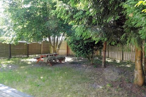 Perfect for families with children: well-kept mobile home on a private natural property. It offers 3 small bedrooms, is bright and friendly furnished and offers everything that goes with a self-catering holiday. From here it is only a two to three-mi...