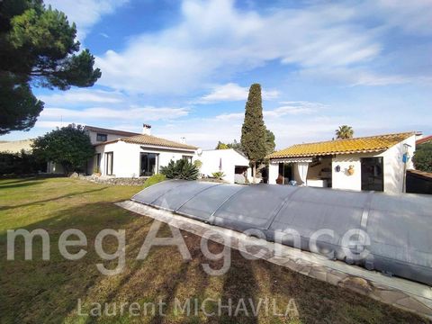 In Villeneuve les Béziers, at the crossroads of beaches, transport, shops and all amenities, this beautiful villa of traditional construction, nestled on a huge plot of 1500m2, in a quiet area three hundred meters from the Canal du Midi, offers you :...
