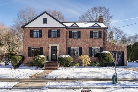 Nestled off Commonwealth Ave on a quiet block, this Colonial home is a blend of classic charm and modern comfort. With two levels of hardwood floors and an abundance of natural light, it offers an elegant living room, bright dining area, and an expan...