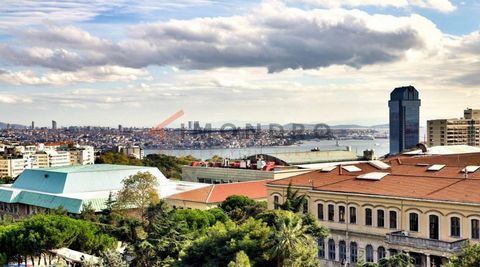 Appartement à vendre est situé à Sisli. Istanbul Sisli est un quartier situé sur la rive européenne d’Istanbul. C’est l’un des quartiers centraux les plus densément peuplés de la ville. Il est bordé par les districts de Beyoglu, Kaithane, Sariyer, Ey...