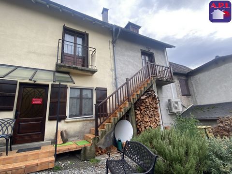 RENOVATED HOUSE In the heart of the village of Cescau, renovated village house of approximately 79 m² of living space comprising on the ground floor a kitchen, a bedroom, a shower room with WC. On the first floor, a living room, a lounge, a master su...
