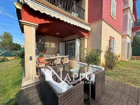 Nappo Real Estate is pleased to present for sale this beautiful ground floor located in the Son Gual Urbanization in Palma de Mallorca. The property has a spacious and bright living room which connects to a beautiful terrace and a large garden. The k...