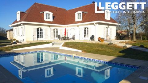 A23369SAT40 - Beautifully presented, architect designed detached house with in ground pool situated on the outskirts of Aire sur L'Adour. A large town in the Landes department (40) with all amenites including access to the Peage (Bordeaux, Pau, Spain...