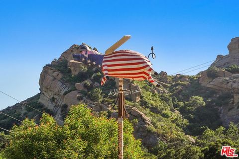 Welcome to Xanadu, a truly magical and hidden gem nestled within the breathtaking Santa Susanna Hills of Ventura County, California. For more than 75 years, Box Canyon has remained a well-kept secret, shrouded in mystery, and preserving its rich hist...