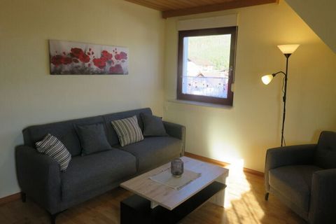 The approximately 85 square meter attic apartment in the 2.0G has 3 separate bedrooms, 2 with double beds, one with a Futon bed 1.60 x 2.00 m. As a highlight, one bedroom has its own shower. In the living room with seating area and flat screen. A ful...